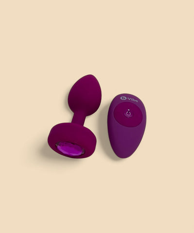 Jewel Vibrating Snug Plug